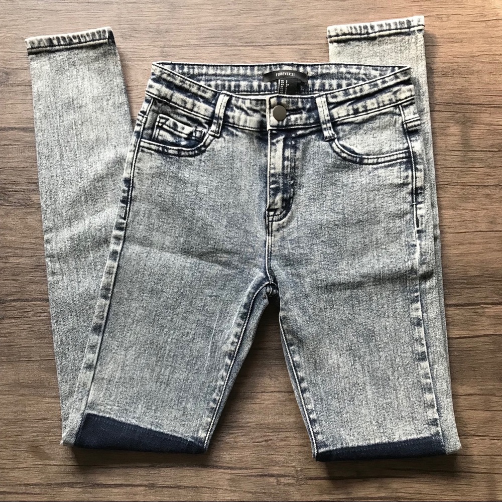 NWT PANELED ACID WASH JEANS